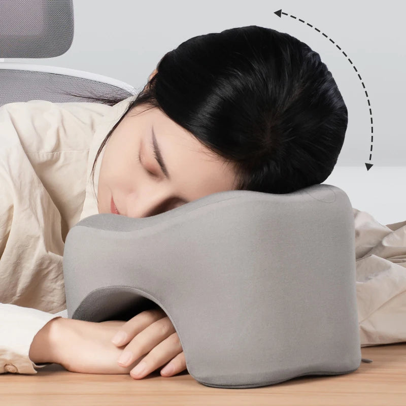 Resekudde i Memory Foam